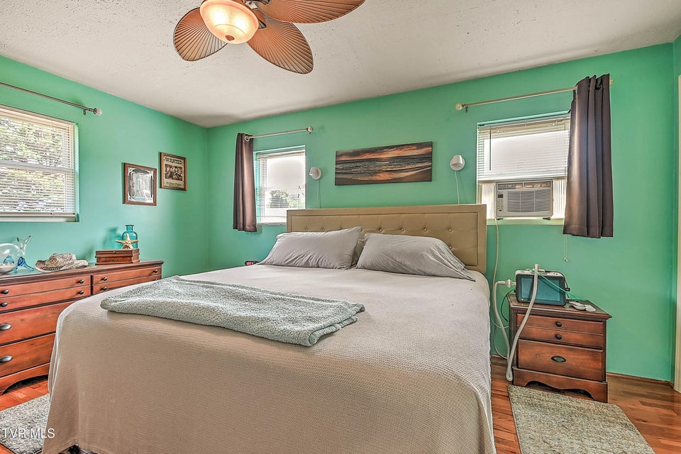 Photo #25: 1106 Cedar Street