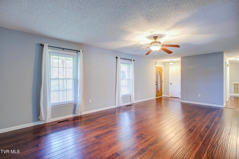 Photo #4: 685 Valley Drive