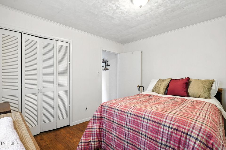 Photo #21: 11446 Bedford Rd Road