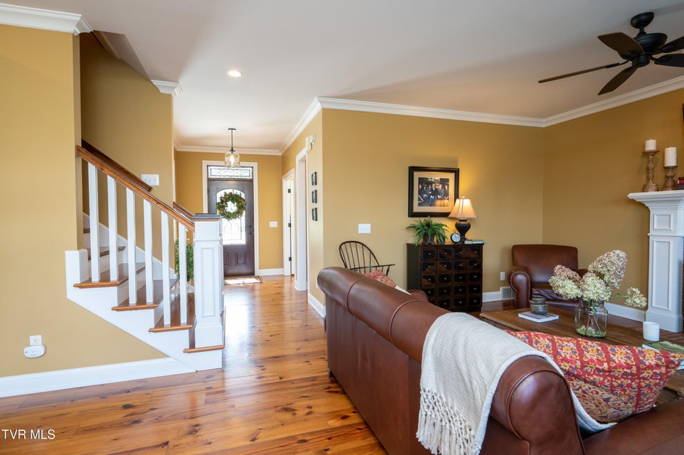 Photo #4: 107 Carriage Lane