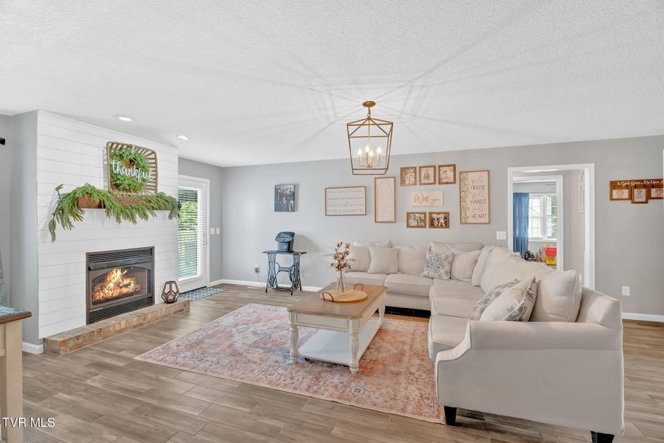 Photo #5: 355 Wiltshire Drive