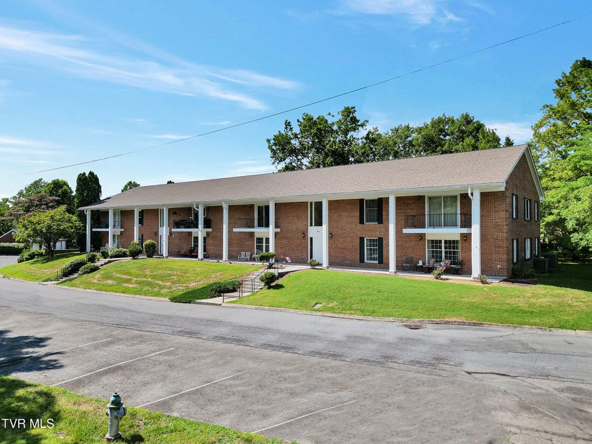 Photo #29: 1900 Manor Court