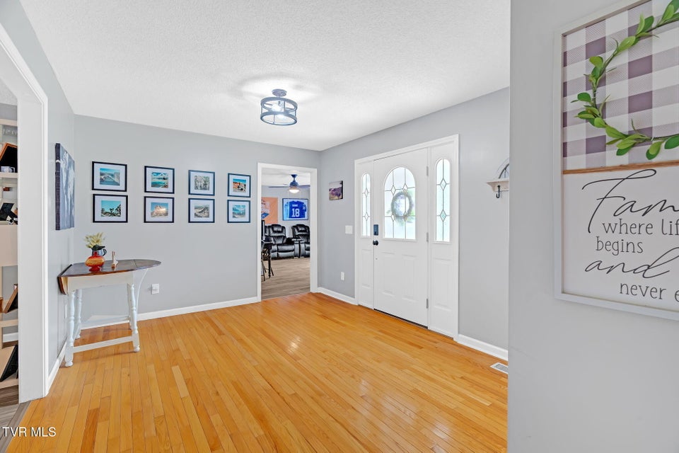 Photo #7: 355 Wiltshire Drive