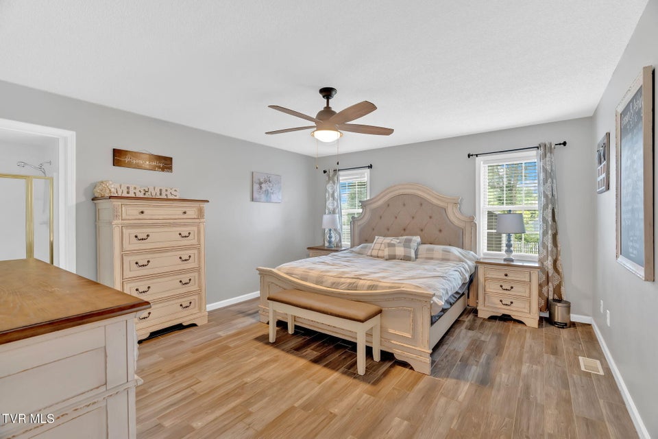 Photo #15: 355 Wiltshire Drive