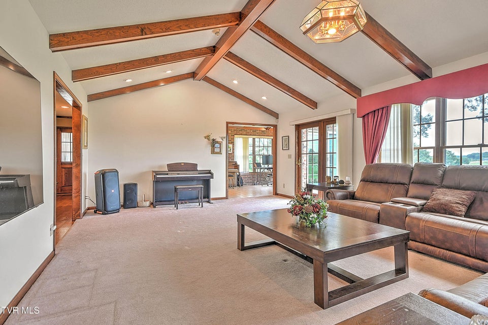 Photo #5: 185 Appian Way