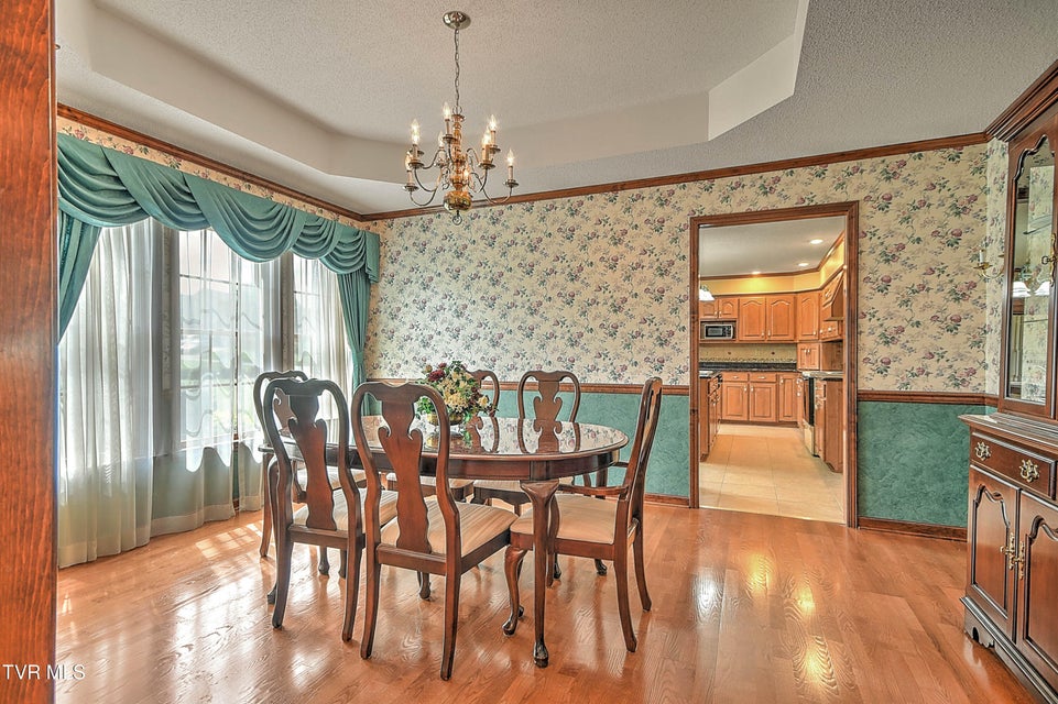 Photo #11: 185 Appian Way