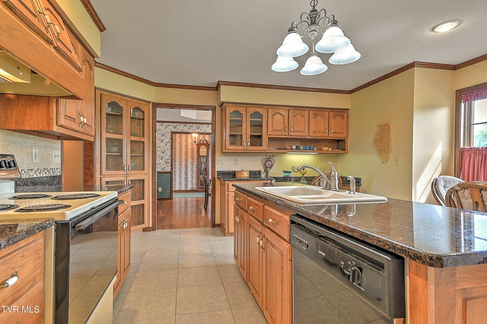 Photo #13: 185 Appian Way