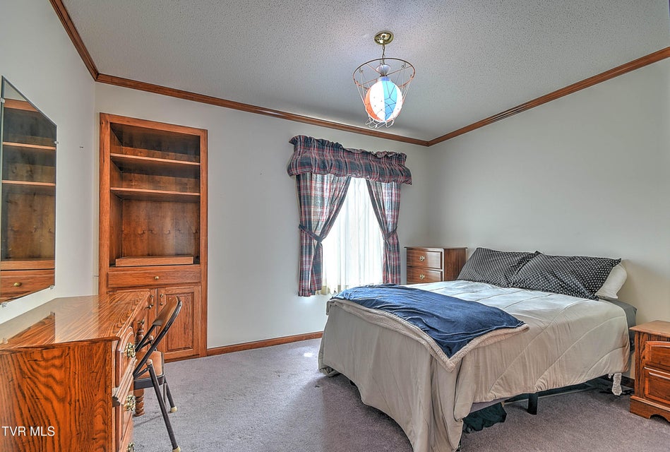 Photo #32: 185 Appian Way