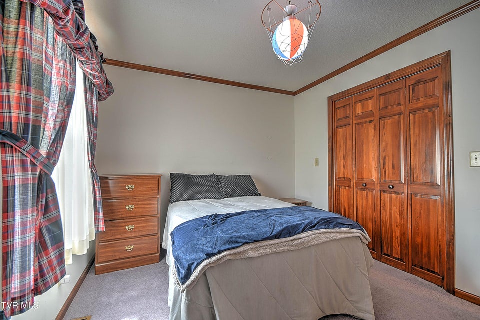 Photo #33: 185 Appian Way