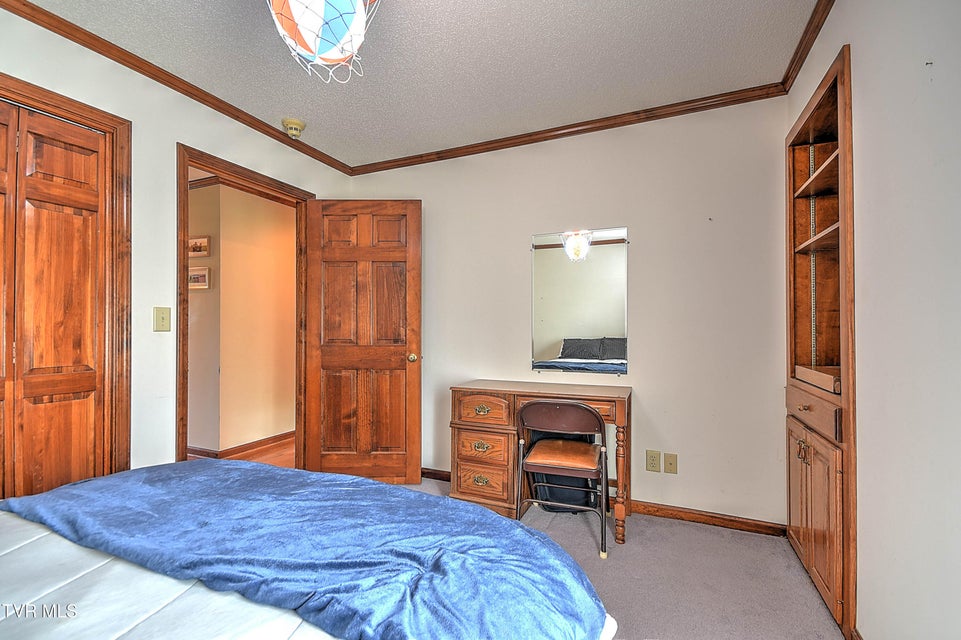 Photo #34: 185 Appian Way
