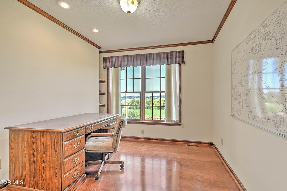 Photo #35: 185 Appian Way