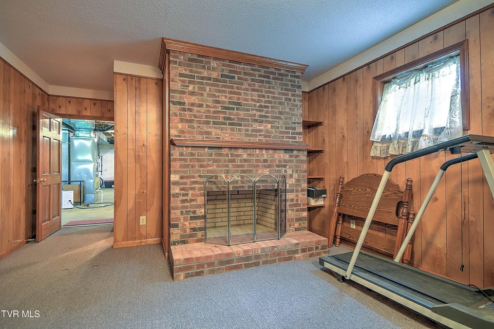 Photo #37: 185 Appian Way