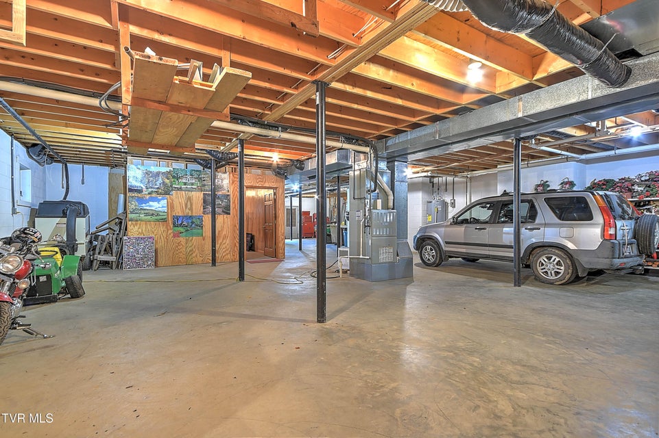 Photo #40: 185 Appian Way