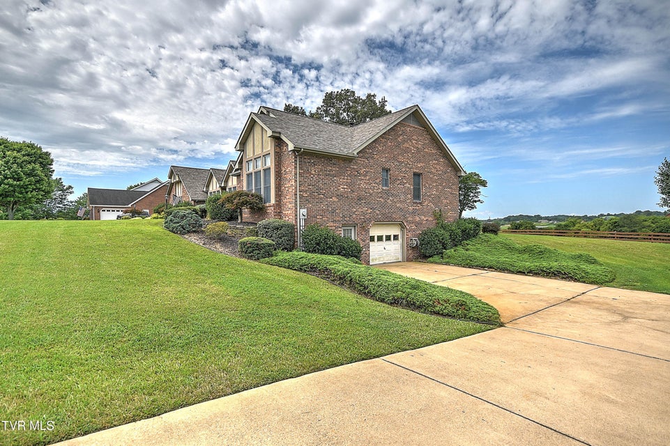 Photo #47: 185 Appian Way
