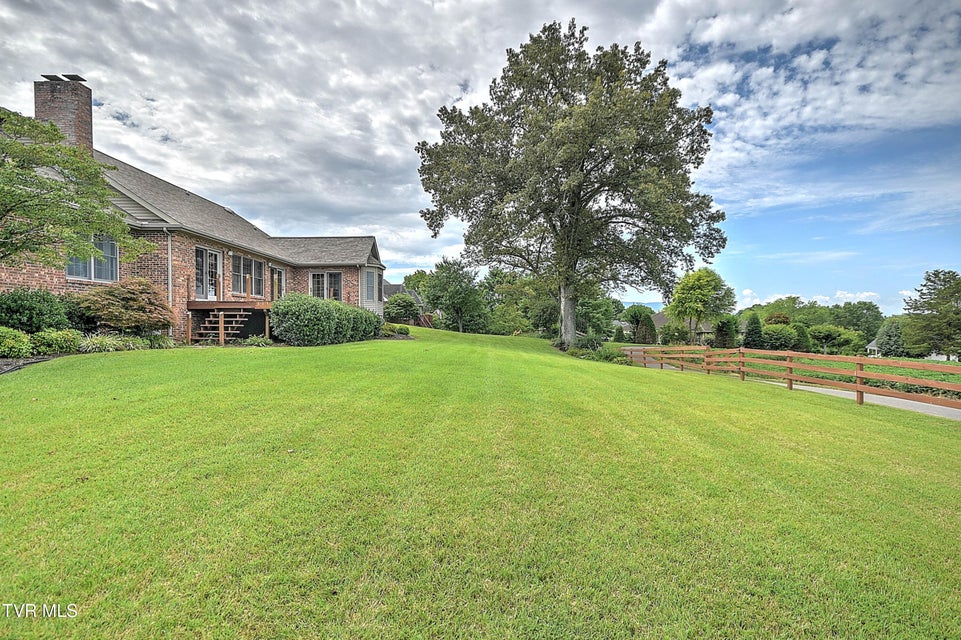 Photo #49: 185 Appian Way