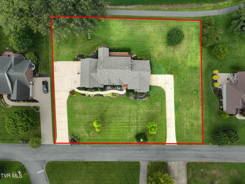 Photo #50: 185 Appian Way