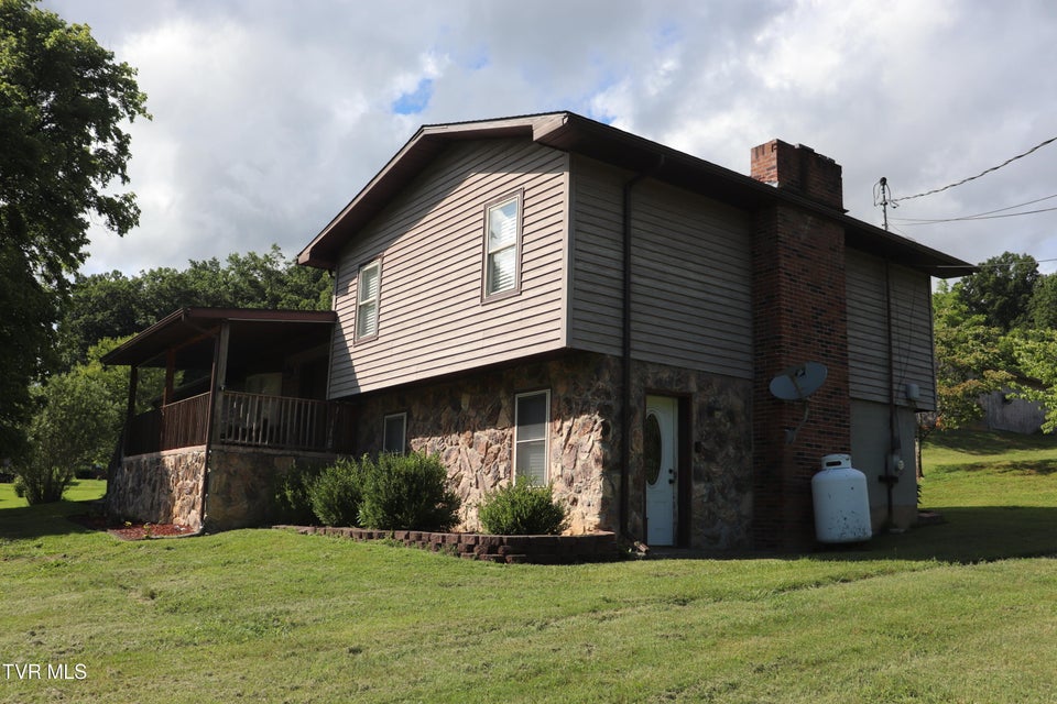 Photo #2: 610 Pine Street