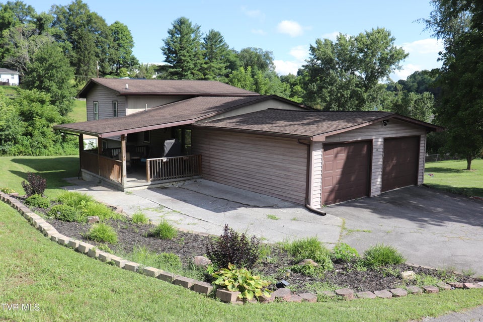 Photo #3: 610 Pine Street