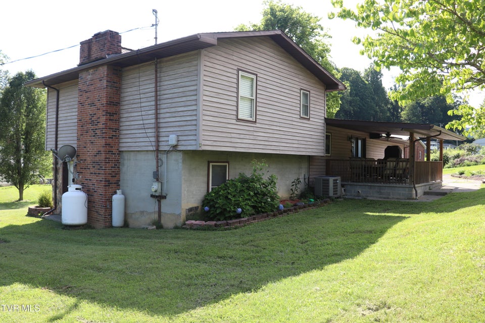 Photo #4: 610 Pine Street