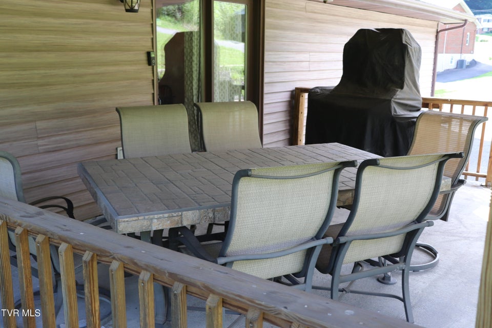 Photo #5: 610 Pine Street