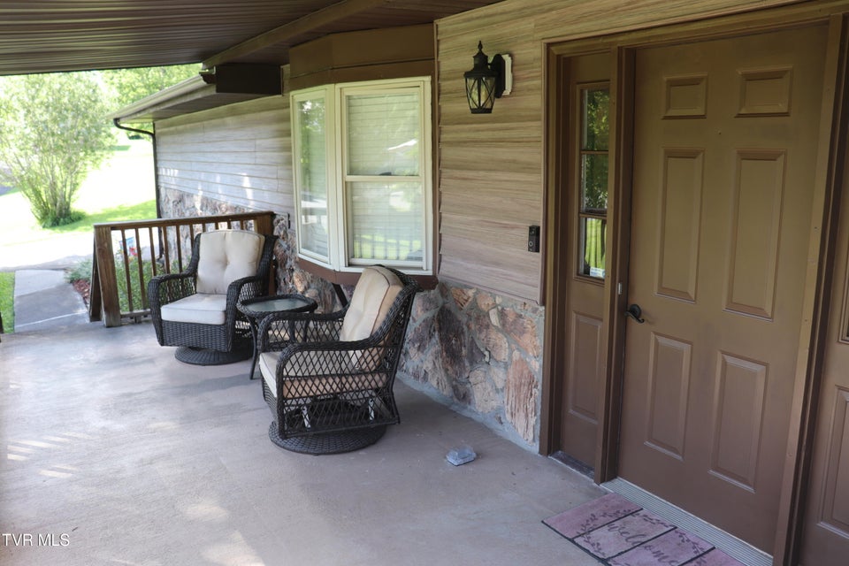 Photo #6: 610 Pine Street