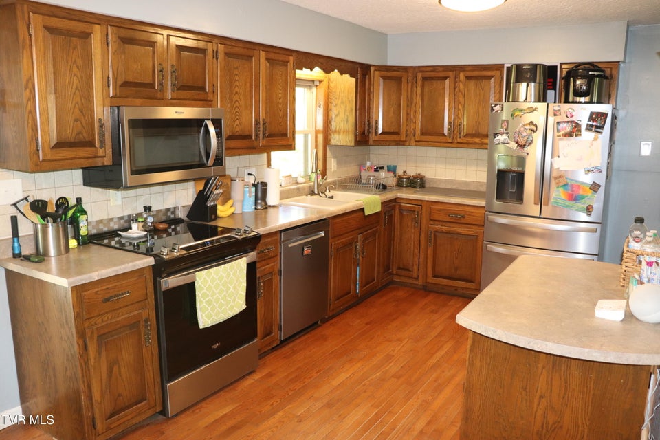 Photo #9: 610 Pine Street