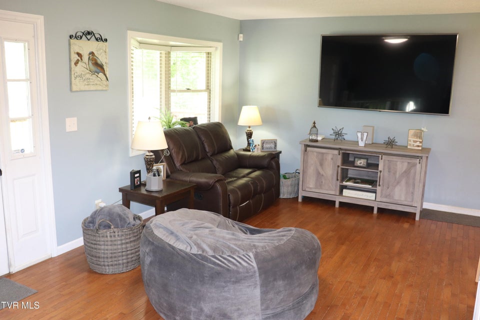 Photo #7: 610 Pine Street