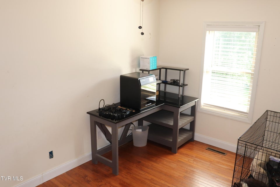 Photo #12: 610 Pine Street