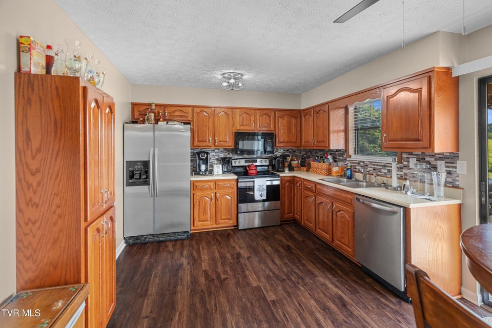 Photo #8: 2205 Kingswood Drive