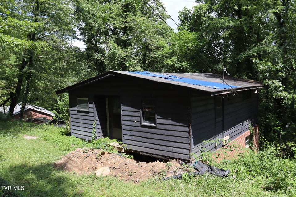 Photo #2: 438 Murphy Street