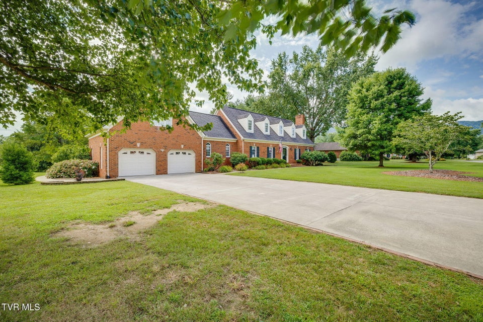 Photo #2: 1029 Winchester Lane