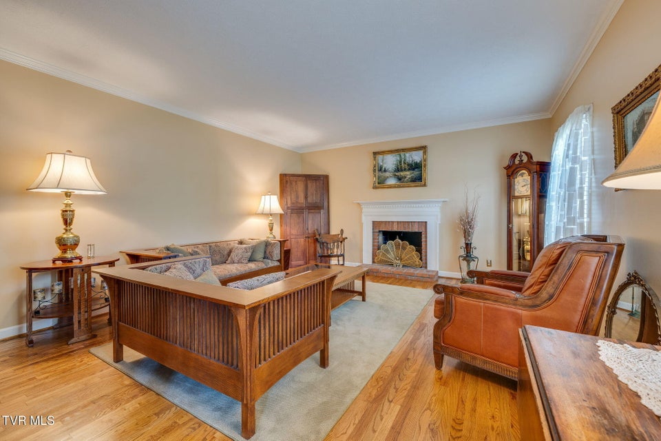 Photo #33: 1029 Winchester Lane