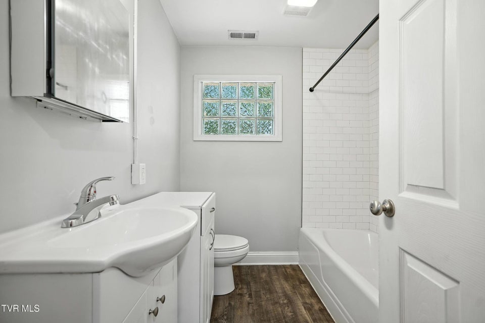 Photo #9: 2356 Inglewood Drive