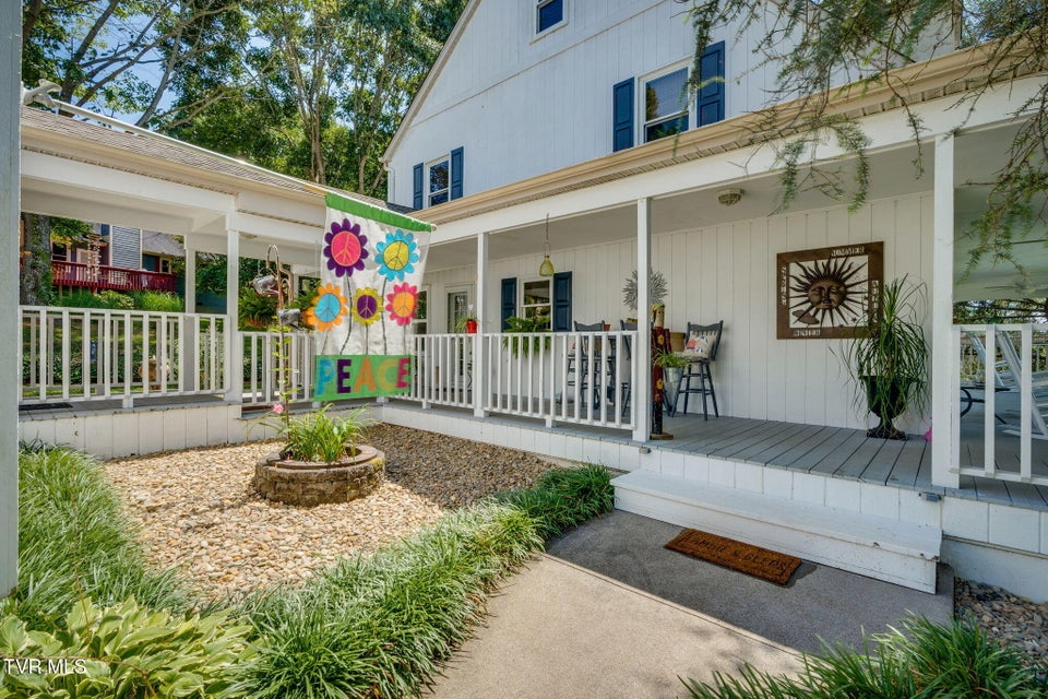 Photo #4: 310 Sonnett Court