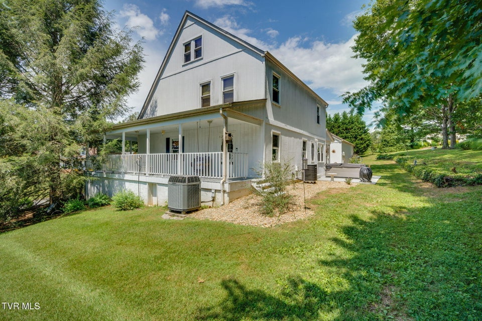 Photo #37: 310 Sonnett Court