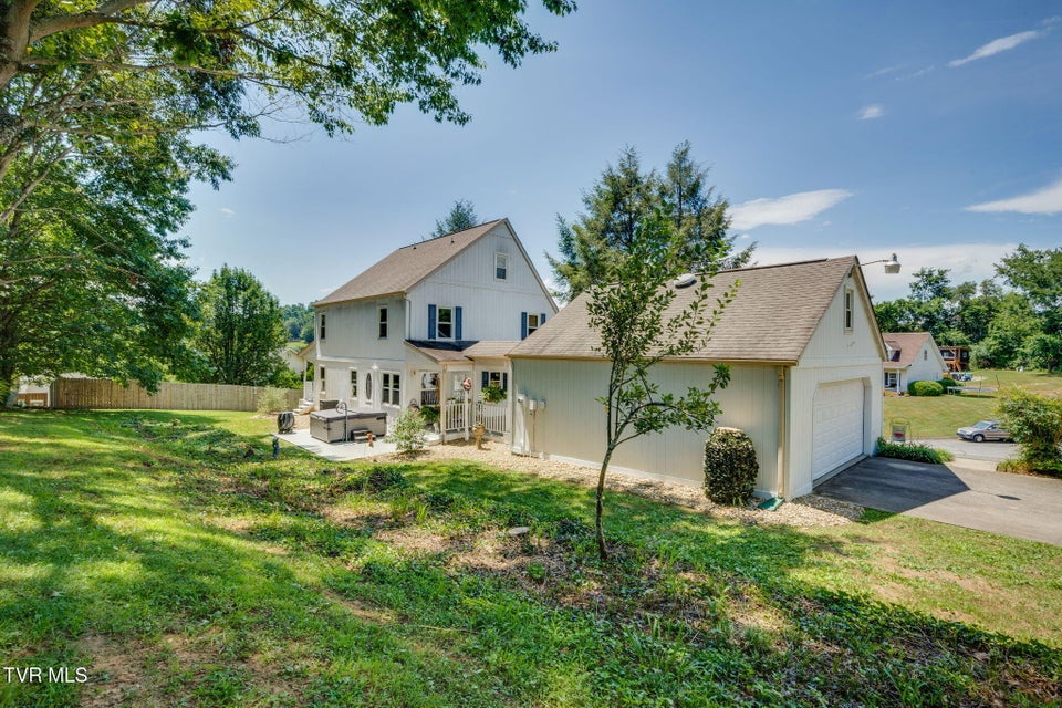 Photo #39: 310 Sonnett Court