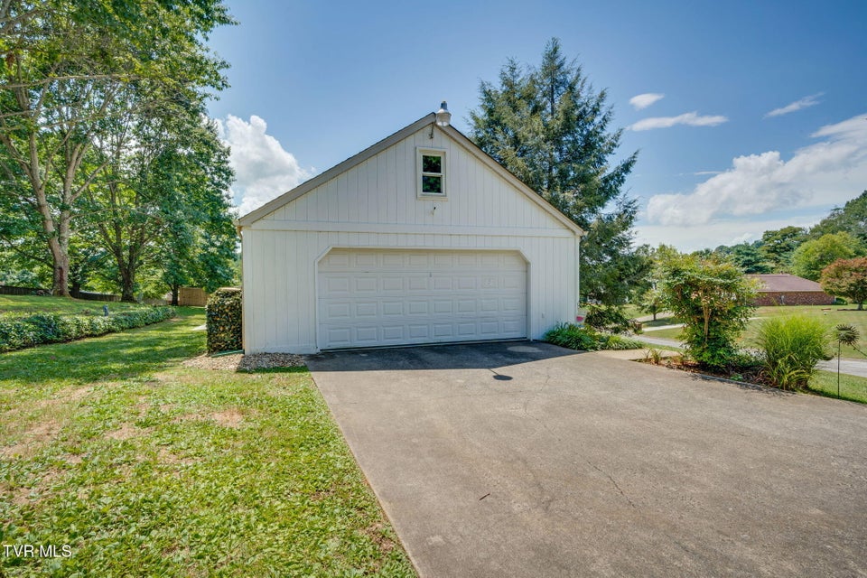 Photo #43: 310 Sonnett Court