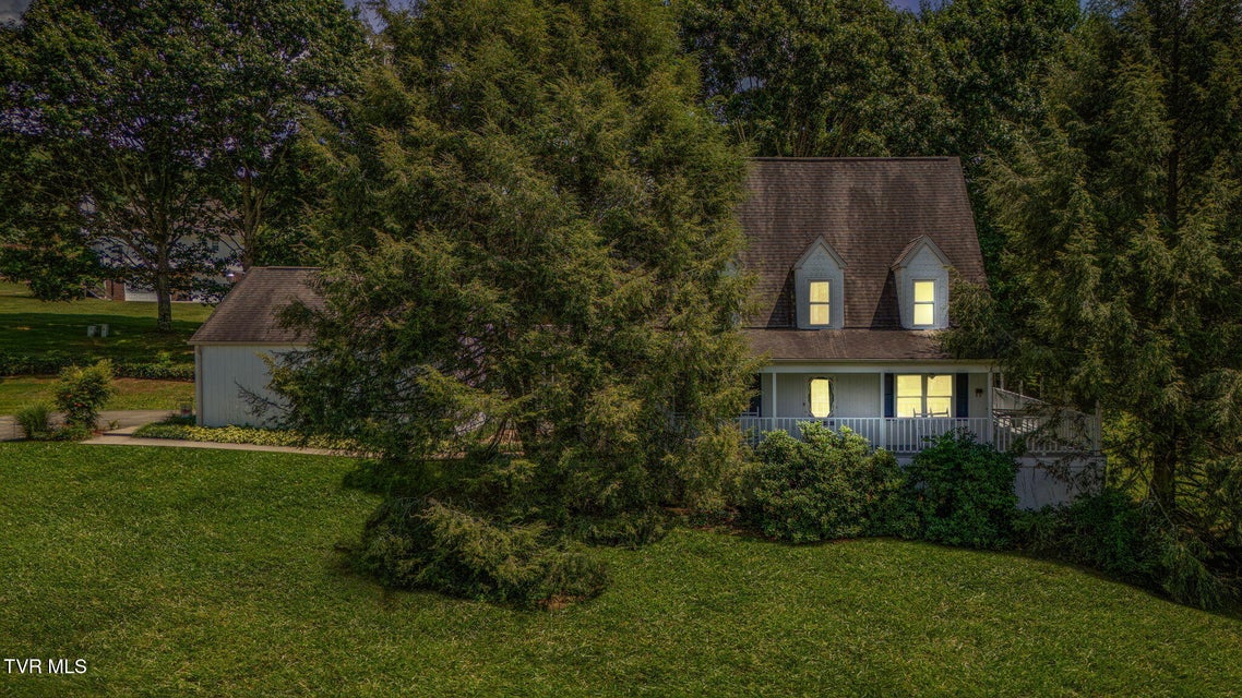 Photo #2: 310 Sonnett Court