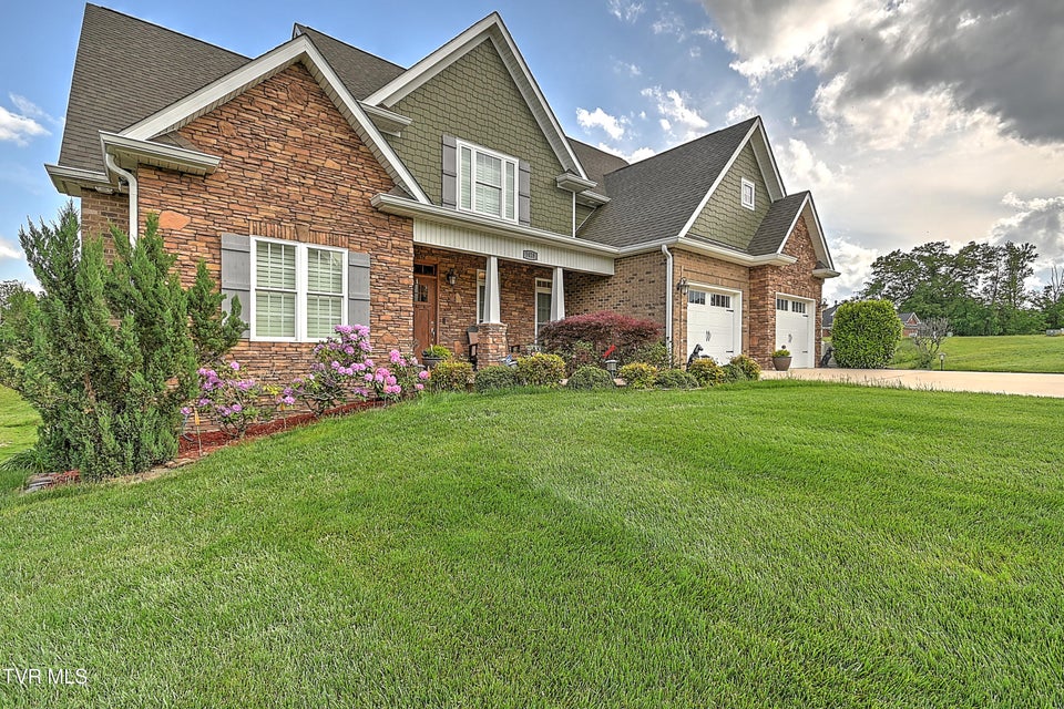Photo #8: 5028 Rose Gardens Circle