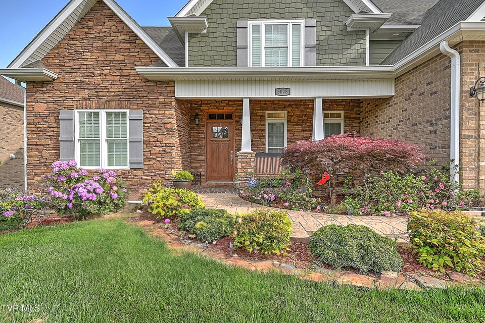 Photo #11: 5028 Rose Gardens Circle