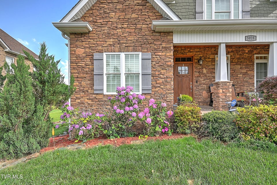 Photo #12: 5028 Rose Gardens Circle