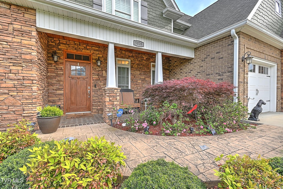 Photo #13: 5028 Rose Gardens Circle