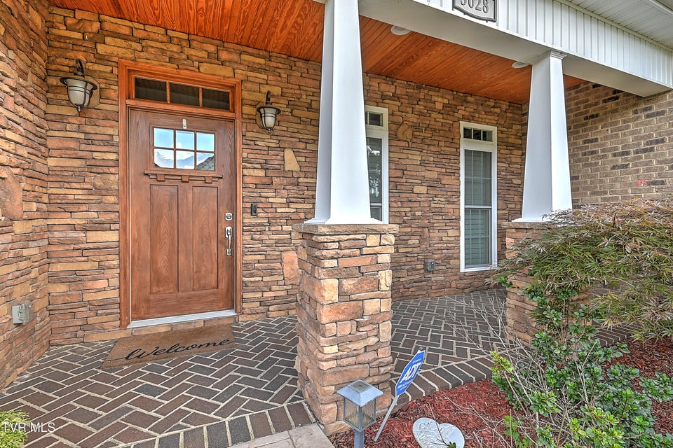 Photo #18: 5028 Rose Gardens Circle