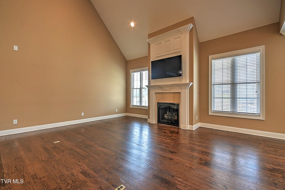 Photo #24: 5028 Rose Gardens Circle