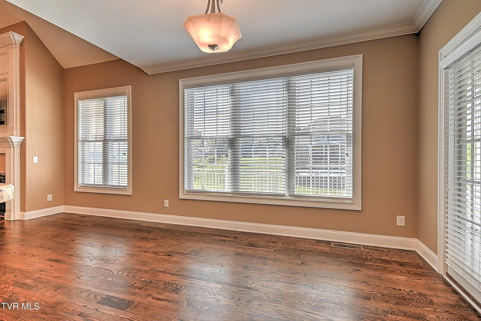 Photo #27: 5028 Rose Gardens Circle