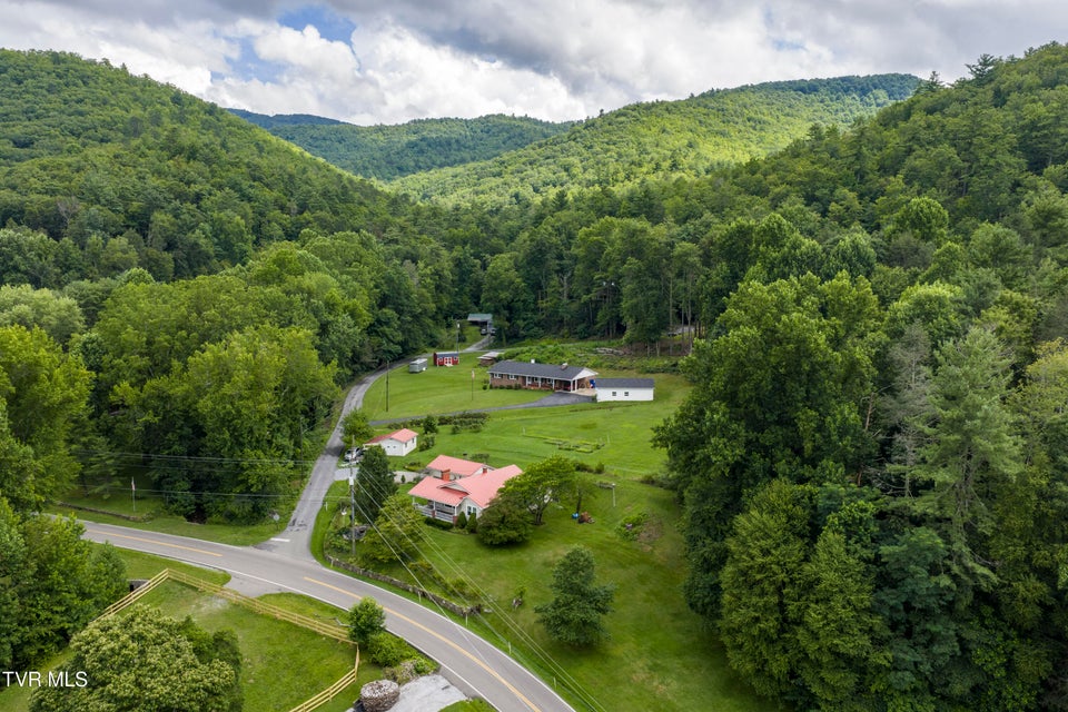 Photo #48: 1390 Rock Creek Road