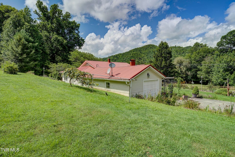 Photo #36: 1390 Rock Creek Road