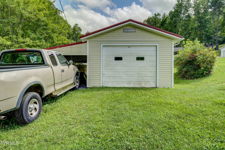 Photo #38: 1390 Rock Creek Road