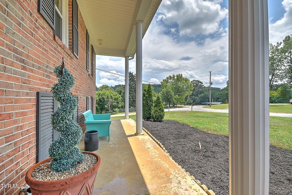 Photo #3: 111 Wayfair Drive