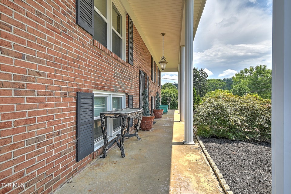 Photo #4: 111 Wayfair Drive